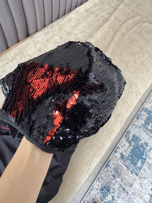 Продам куртку для девочки на 10 лет