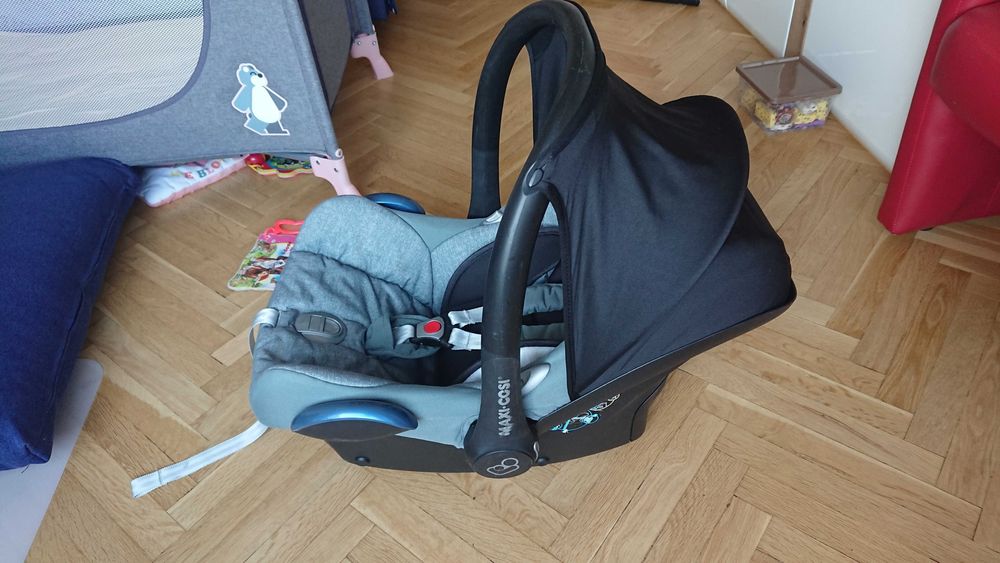 Детско бебешко столче Maxi Cosi Cabrio Fix 0-13кг