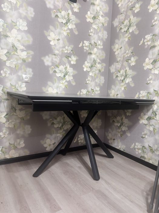 Кухонный каменный стол