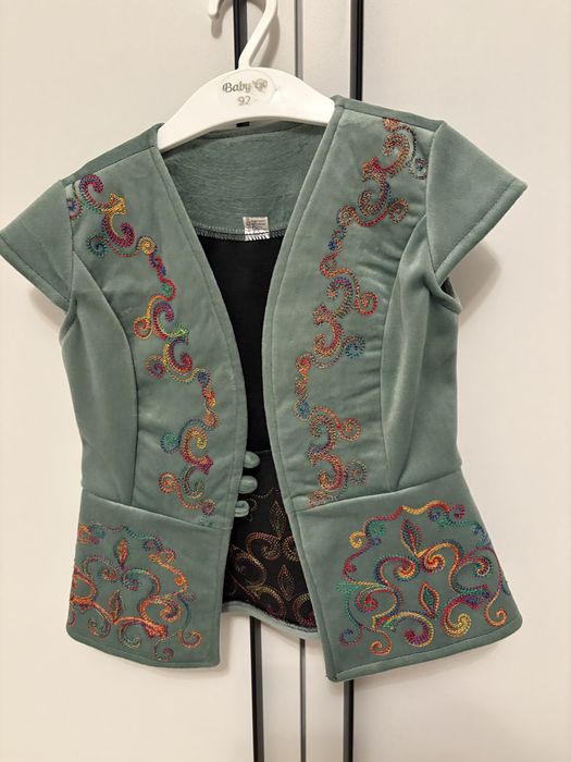 Национальная жилетка для девочки