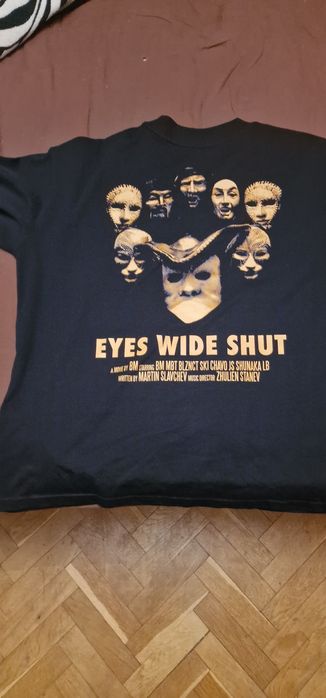 Тениска на BM ,,Eyes wide shut"