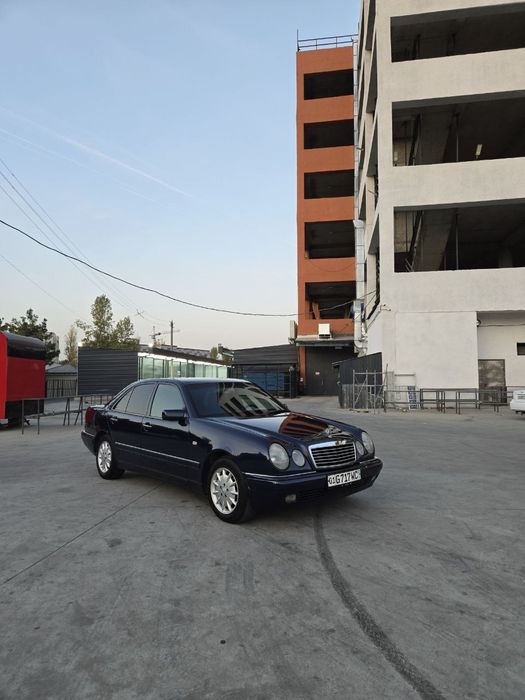 Mercedes Benz W210