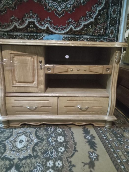 Тумбочка под телевизор.