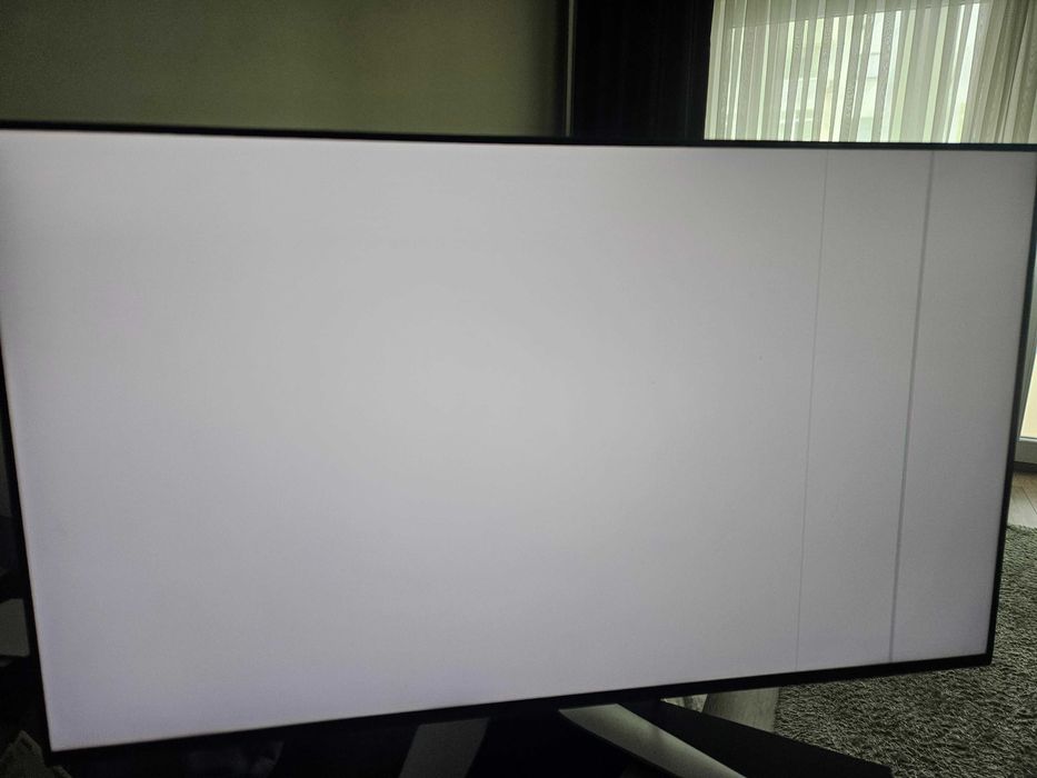 Monitor Alienware AW2723DF defect (benzi de pixeli defecti colorati)