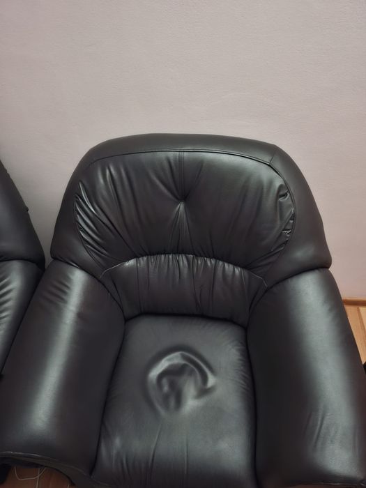 Coltar extensibil cu fotoliu și otoman