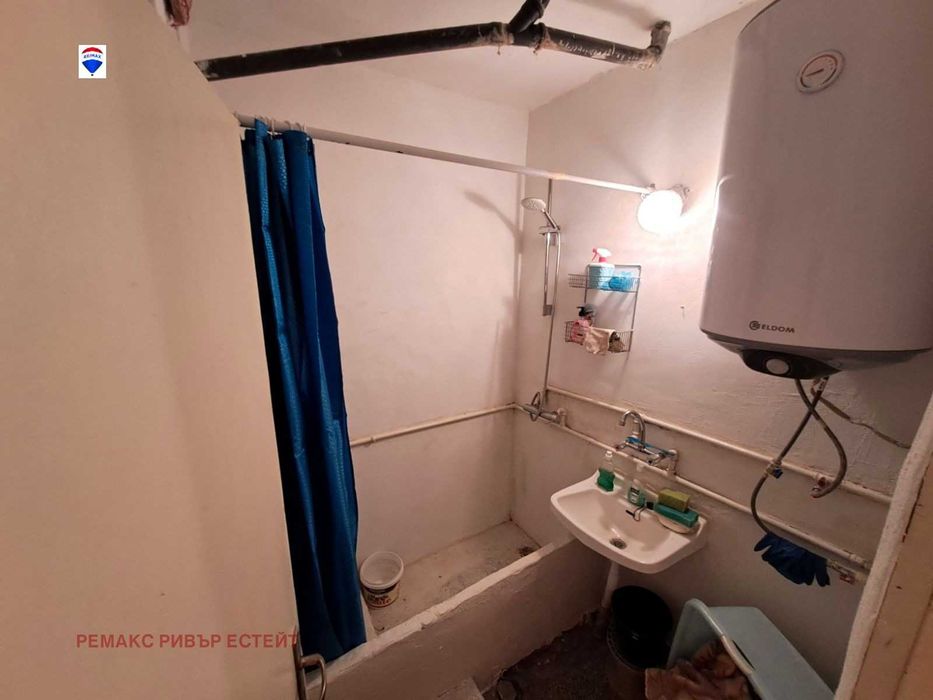 Продава се Тристаен апартамент в Русе, Дружба 3 - 89 кв.м за 509 €/кв.м - Снимка #15