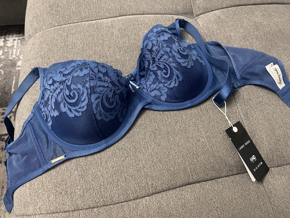 Тъмно син сутиен 80/С