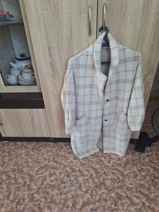 Продам весенний куртку и кардиган