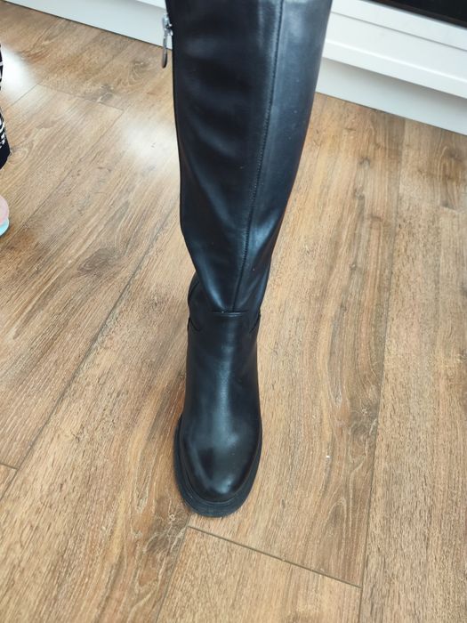 Продам зимние сапоги