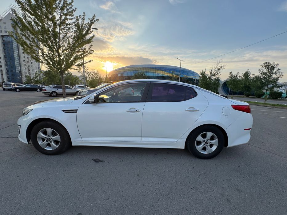 Легковые автомобили Машина kia k5