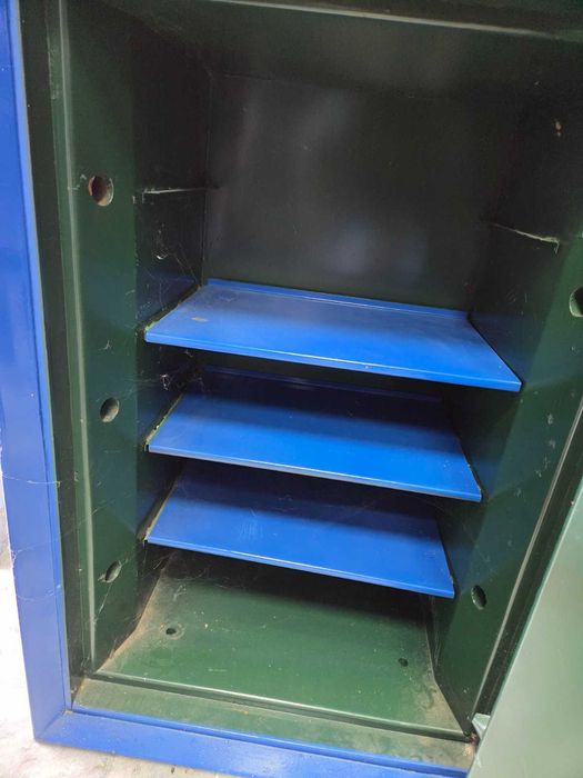 Метален сейф (каса) за съхранение