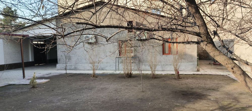 Uchaska sotiladi yashnabod tuman 4 sotix 4 xona