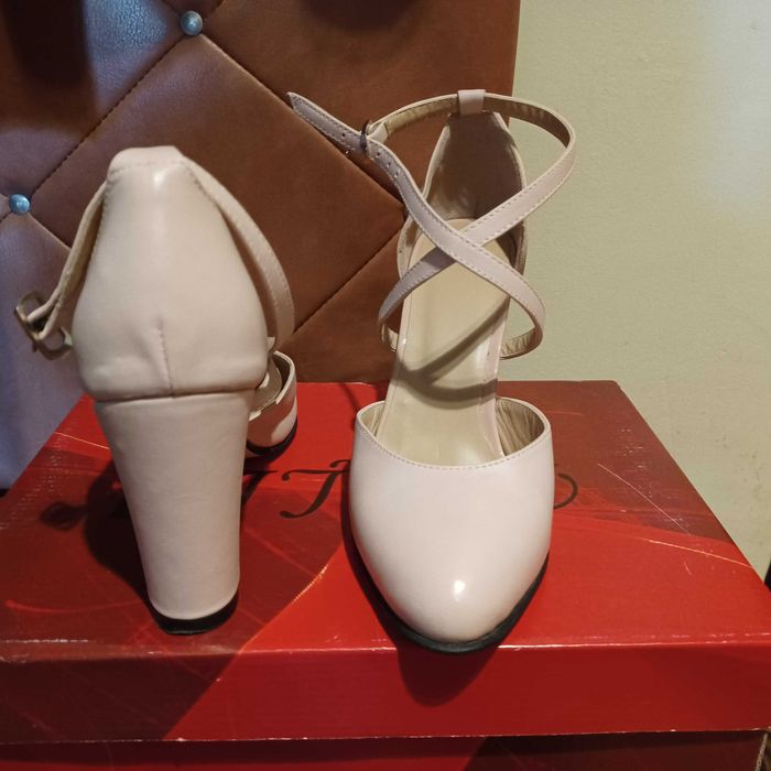 Pantofi din piele naturală, mărimea 35