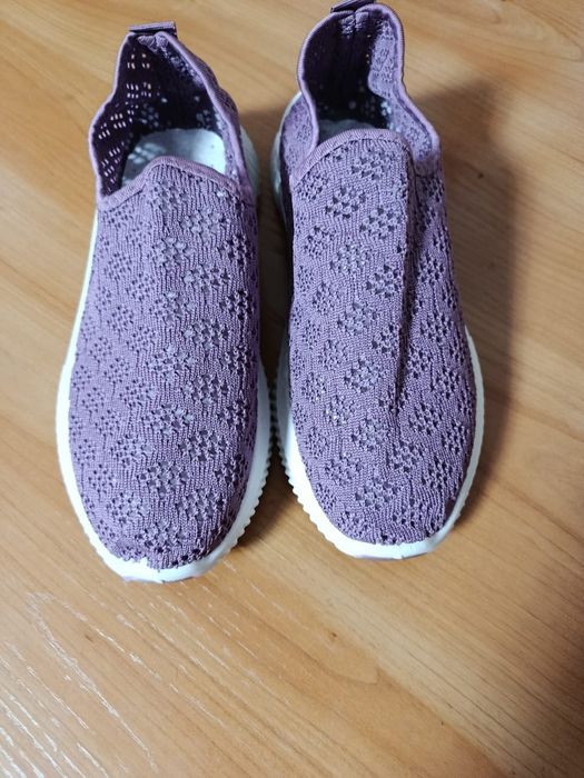 Продам женскую обувь