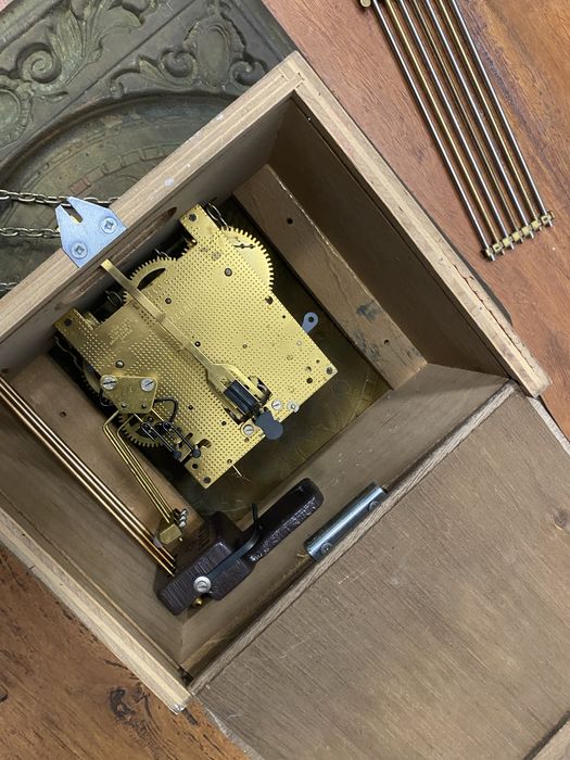 стенен часовник с месингова украса Германия 1950-1960 г.