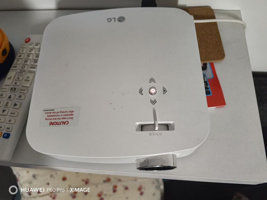 LG CineBeam PF50KS проектор