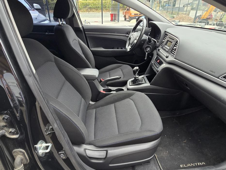 Hyundai Elantra 1.6i/LPG/Лизинг