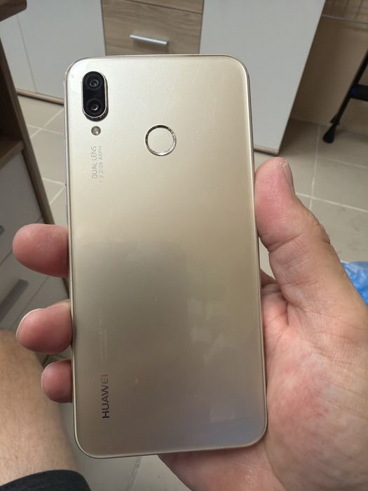 Huawei P20 Lite 4/64gb - отлични