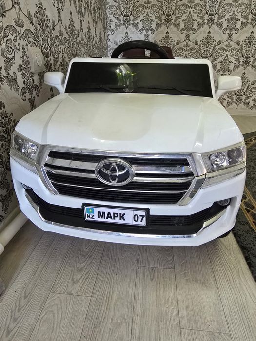 Детская машина Toyota