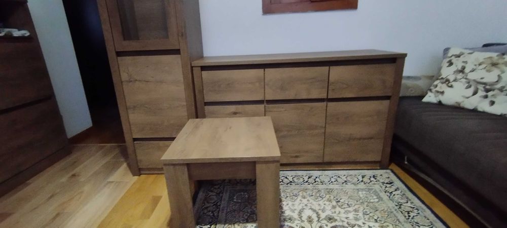 mobila dining : Vitrina, comoda, masuta, pantofar, utilizat 2 ani