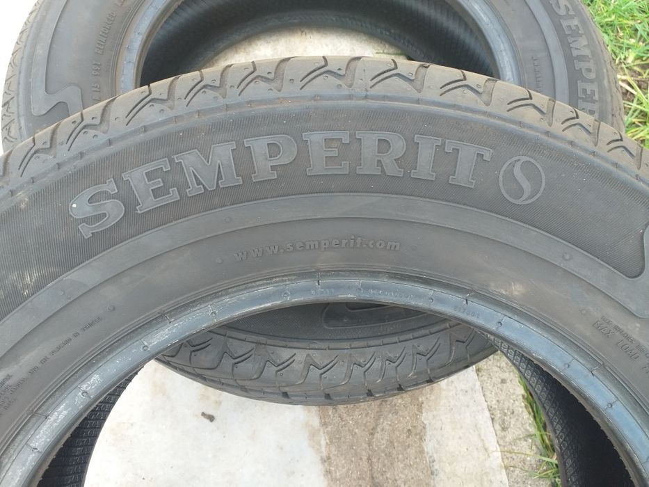 Гуми 2 броя 205/65/15