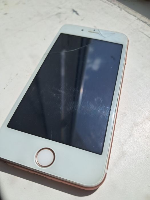 Apple iPhone 6s • Rose Gold