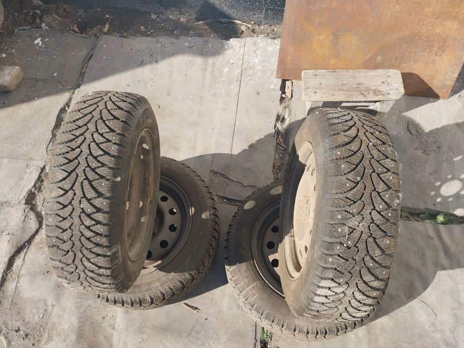 Зимние шины с дисками в комплекте  175/65R14