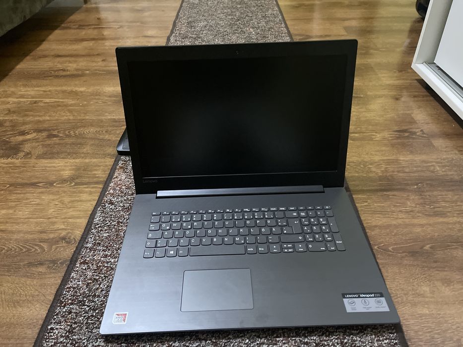 Vand laptopuri bune asus lenovo si race
