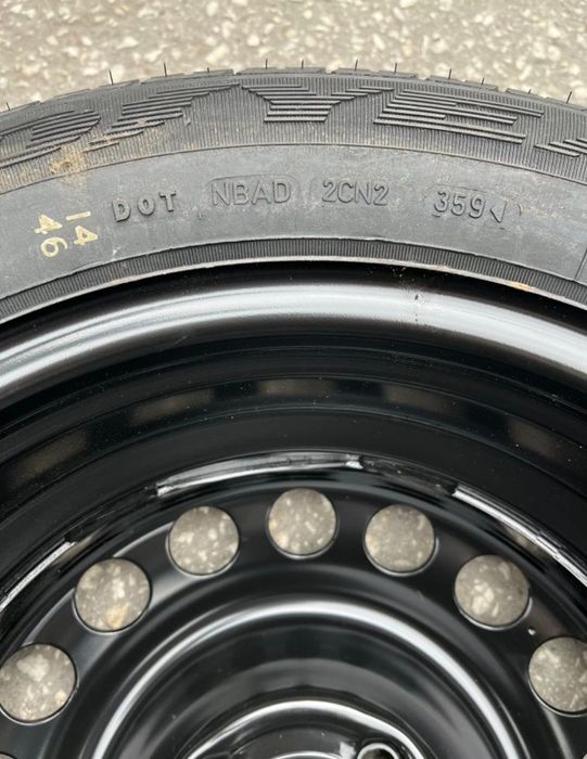 Гума с джанта Goodyear GT2 Made in Great Britain 185/65R15 ET 49 патерица за автомобил/ резервна гума