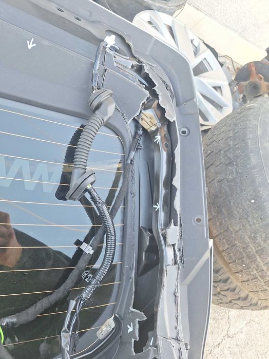 Nissan Qashqai J12 от 2021-2025 Година Заден Капак Със Стъкло Нисан