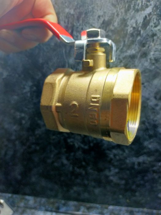 Продам краны на 50 и 25