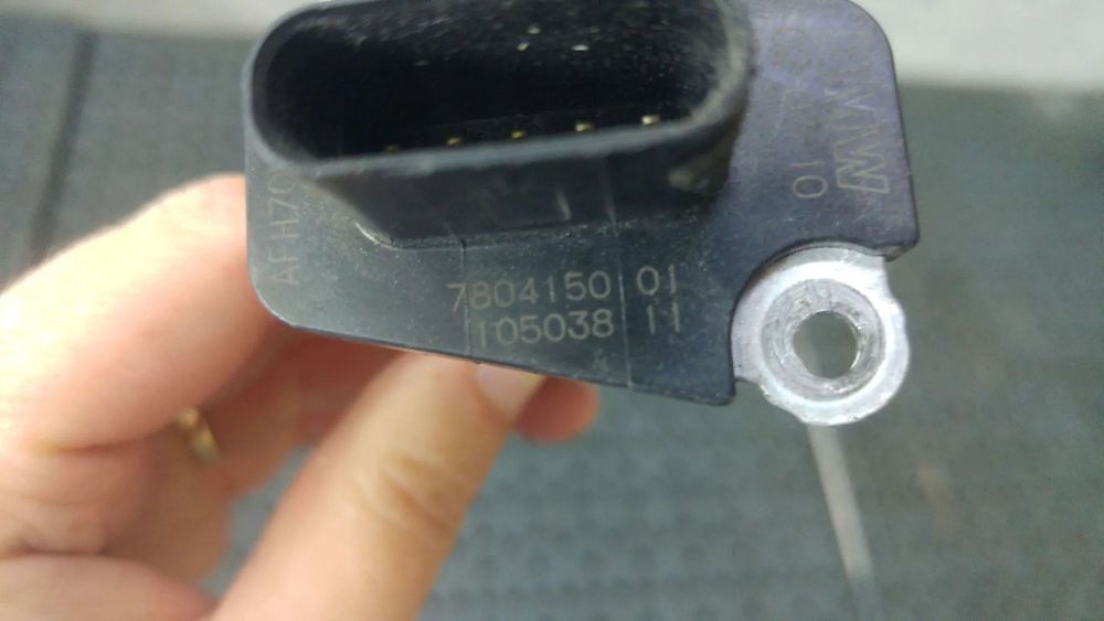Debitmetru aer 3.0 d bmw seria 5 f10 f11 780415001 10503811
