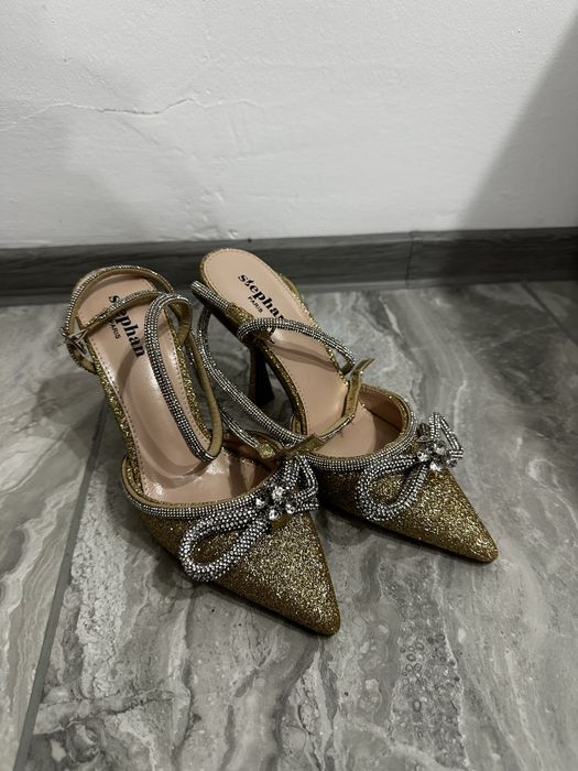 Pantofi eleganți aurii cu sclipici și fundă cu cristale – Stephan Paris