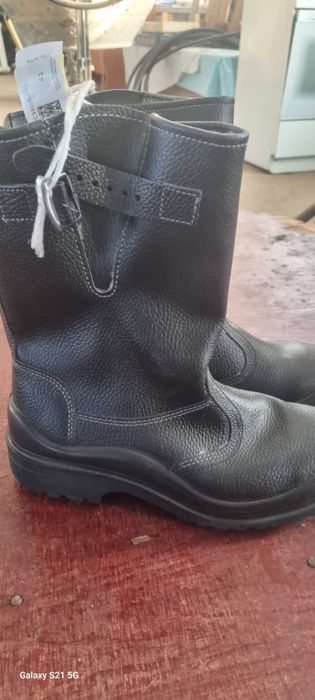 продам зимние утепленные сапоги