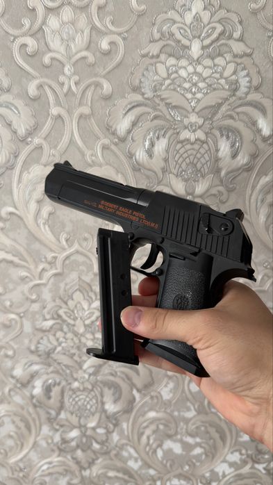 Пистолет дигл 1/1 копия