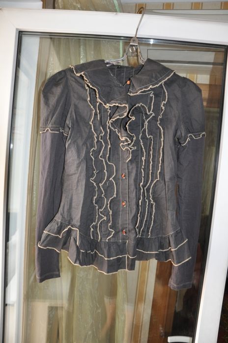 Продам кофта на девочку новую Sisley