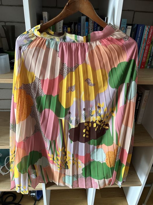 Дамска пола тип плисе * размер S * чисто нова