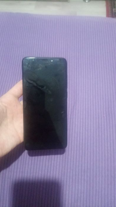 Samsung Android A12 есть два телефона Huawei обо в продаже
