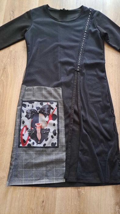 Черна рокля, лилава рокля