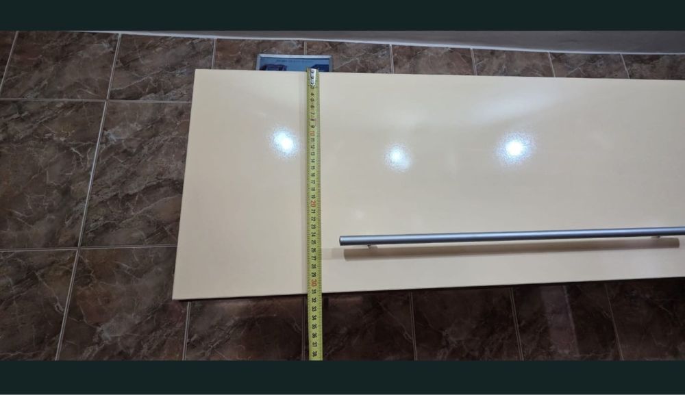 Corp suspendat cu blum