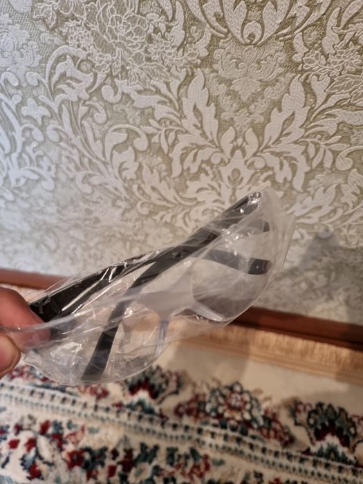 Продам спец очки прозрачный