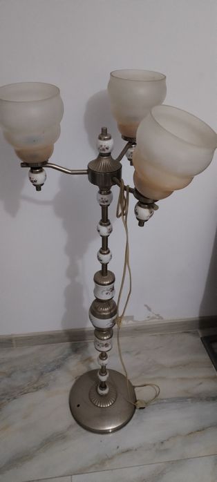 Vând lustre cu 5 brate