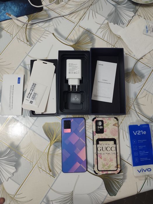 Продам Смартфон Vivo V21E