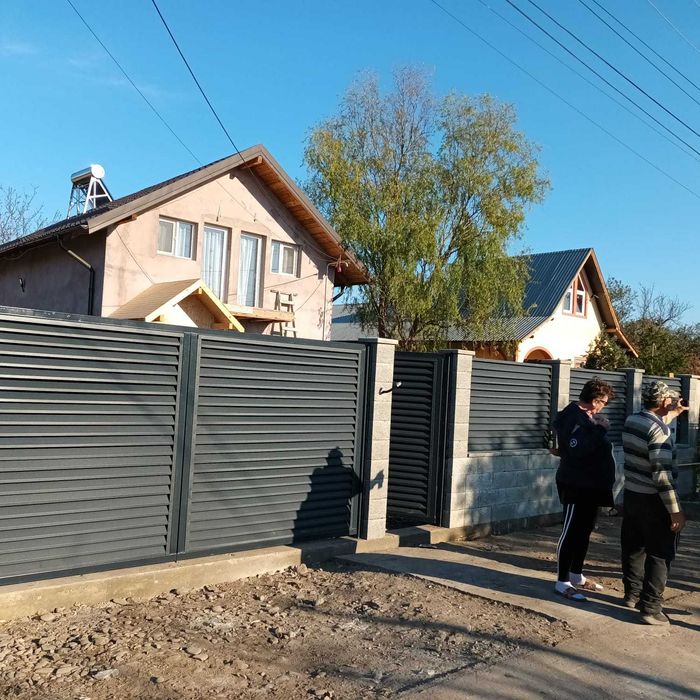 Construim garduri si porti din panouri stil jaluzele, sipca metalica, tabla cutata, BCA