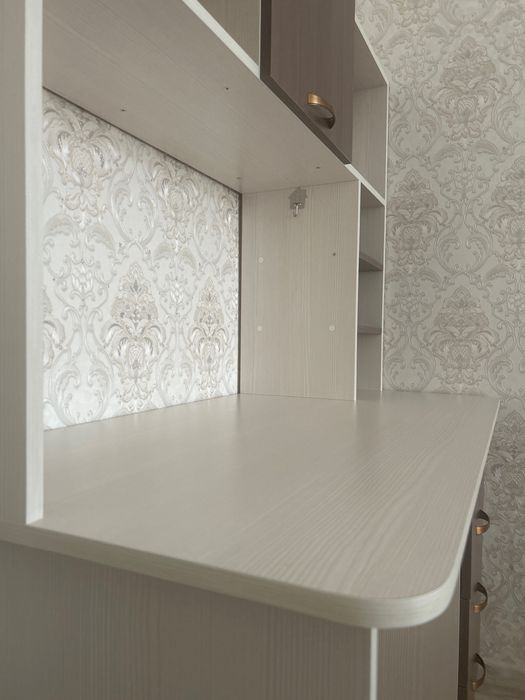 Стол компьютерный