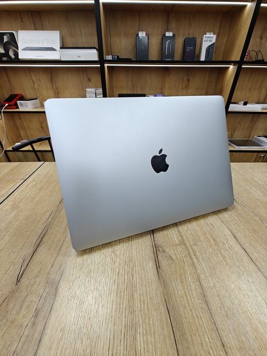 MacBook Air 13 | 256гб | Apple Чип М1 | Silver Цвет