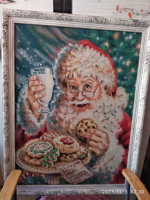 Картина новогодняя с Санта Клаусом 67 см на 87 см гобилен, в рамке