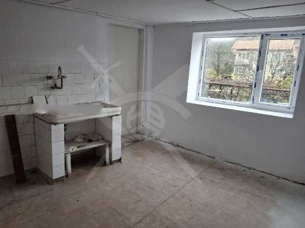 Продава се Къща в Перущица - 226 кв.м за 149 €/кв.м - Снимка #2