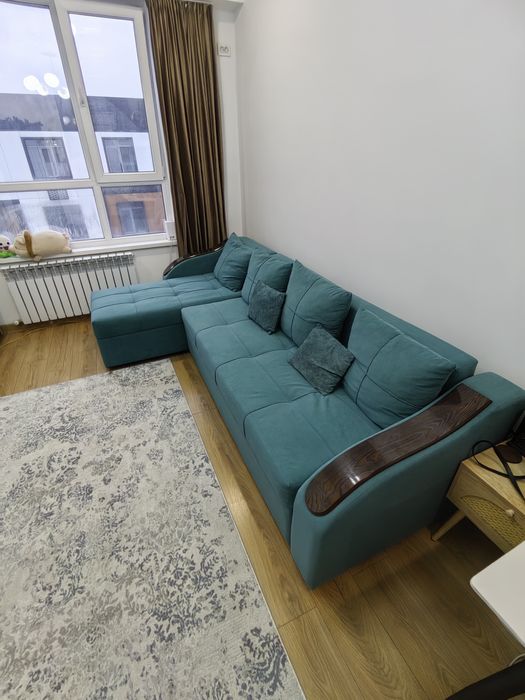 Продам диван угловой