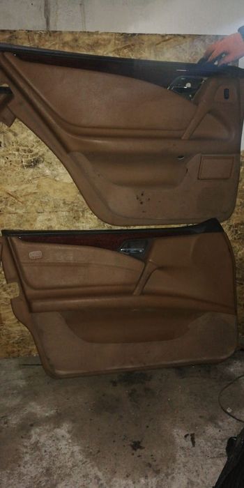 Обшивки двери к-т на Mercedes E 210